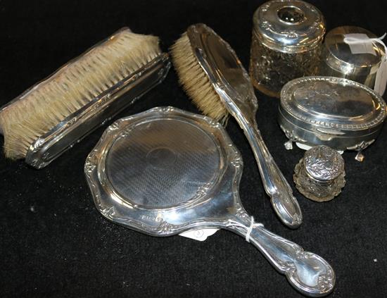 Edwardian 5-pce silver-mounted dressing table set, small cut glass toilet jar, oval silver trinket box & a circular white metal box